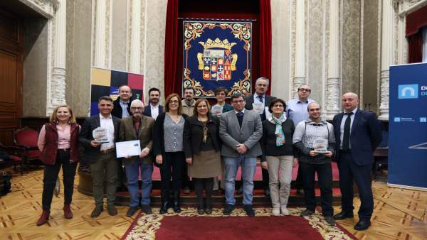 Armisén y Calderón con los premiados en I+D+i Armisén y Calderón con los premiados en I+D+i