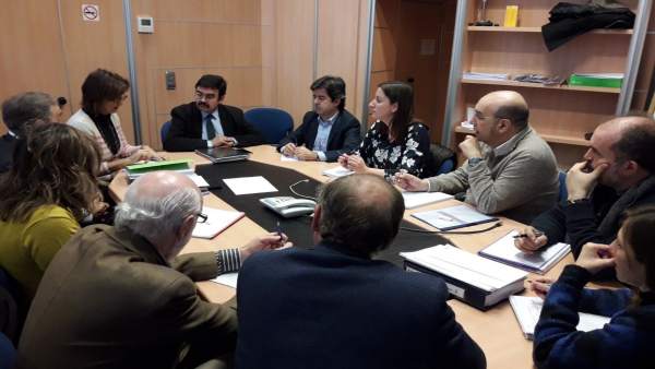 Reunión entre la CHE y el alcalde de Huesca Reunión entre la CHE y el alcalde de Huesca