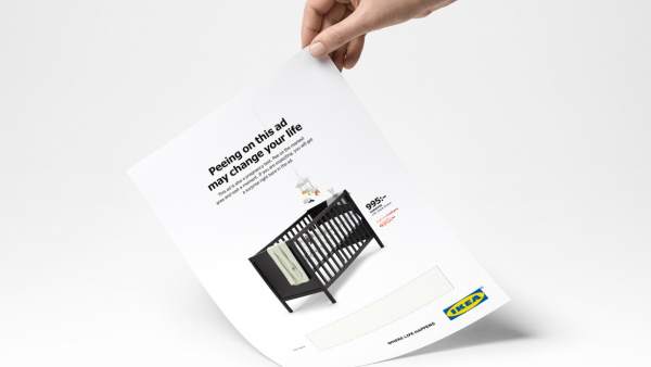 Ikea rebaja el precio de una cuna a las mujeres embarazadas que orinen sobre una revista Ikea rebaja el precio de una cuna a las mujeres embarazadas que orinen sobre una revista