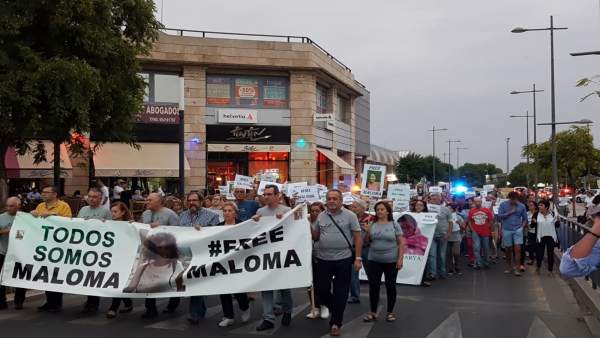 Manifestación en apoyo a la familia adoptiva de Maloma Manifestación en apoyo a la familia adoptiva de Maloma