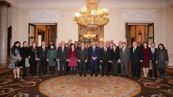 Urkullu con embajadores Urkullu con embajadores