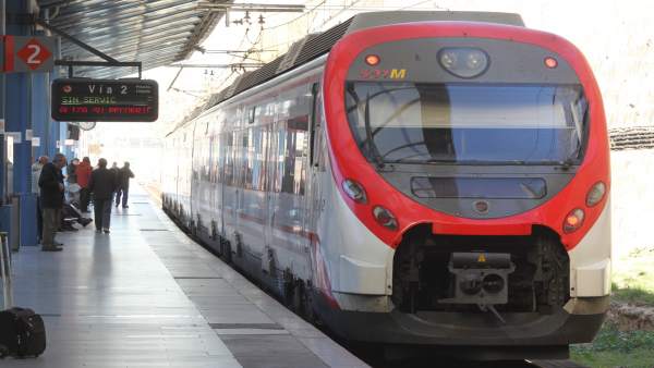 Renfe diu que les cancel·lacions entre València i Castelló es deuen a avaries puntuals en material ferroviari Renfe diu que les cancel·lacions entre València i Castelló es deuen a avaries puntuals en material ferroviari