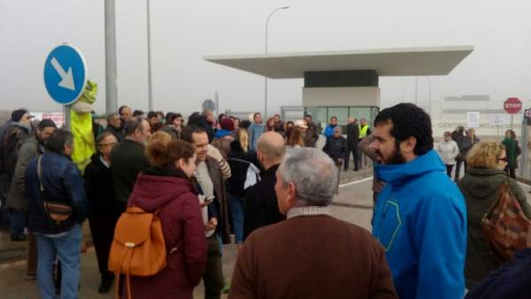 Manifestantes concentración contra CIE archidona cárcel tras muerte argelino Manifestantes concentración contra CIE archidona cárcel tras muerte argelino