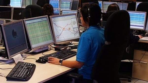 Una de las operadoras que atiende las llamadas en el 112 Una de las operadoras que atiende las llamadas en el 112