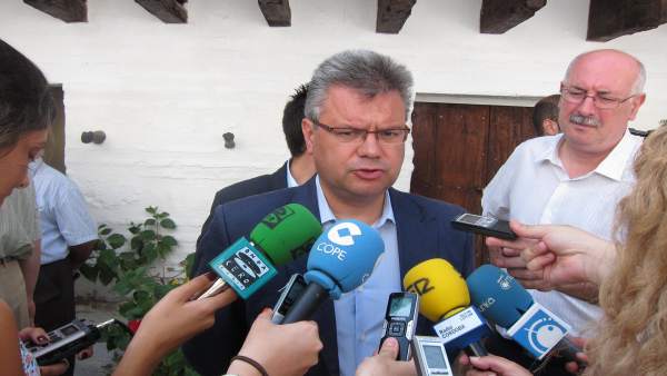 El Alcalde De La Localidad Cordobesa De Puente Genil, Esteban Morales (PSOE El Alcalde De La Localidad Cordobesa De Puente Genil, Esteban Morales (PSOE