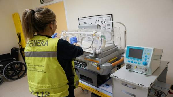 Incubadora para traslado urgente de recien nacidos Incubadora para traslado urgente de recien nacidos