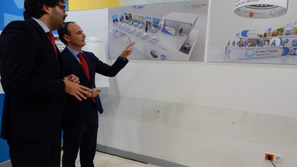 Fotos/ El Consejero De Turismo, Cultura Y Medio Ambiente P Resenta El Estand De Fotos/ El Consejero De Turismo, Cultura Y Medio Ambiente P Resenta El Estand De
