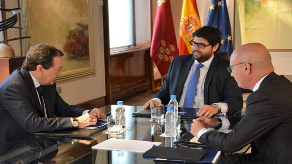 López Miras y dirigentes de la Croem López Miras y dirigentes de la Croem
