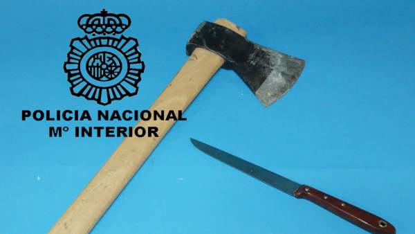 Hacha y cuchillo intervenidos Hacha y cuchillo intervenidos