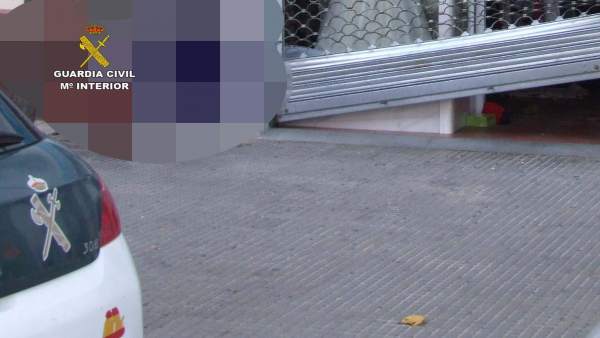 Remitiendo Np Opc Huelva 'La Guardia Civil Ha Procedido A La Detención De Un Var Remitiendo Np Opc Huelva 'La Guardia Civil Ha Procedido A La Detención De Un Var