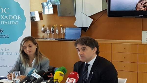 El titular de Turisme, en rueda de prensa El titular de Turisme, en rueda de prensa