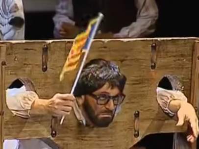 Puigdemont, guillotinado en una chirigota de Cádiz