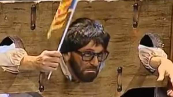 Puigdemont, guillotinado en una chirigota de Cádiz Puigdemont, guillotinado en una chirigota de Cádiz