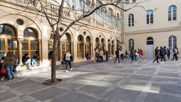 Patio de la Escuela Vedruna de Gràcia. Patio de la Escuela Vedruna de Gràcia.