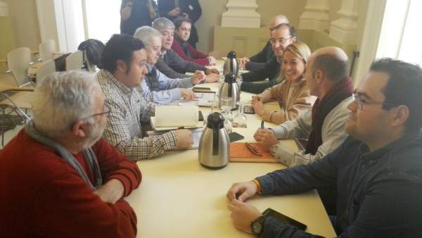 Reunión de la Plataforma Pro Hospital de Cáceres Reunión de la Plataforma Pro Hospital de Cáceres