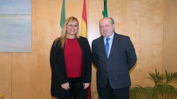Villalobos con la nueva alcaldesa de Palomares Villalobos con la nueva alcaldesa de Palomares