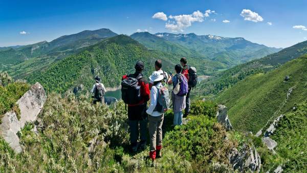Montes de Cantabria con el turismo de Naturea Montes de Cantabria con el turismo de Naturea
