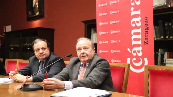 El director general de la Cámara de Comercio y el catedrático Marcos Sanso. El director general de la Cámara de Comercio y el catedrático Marcos Sanso.