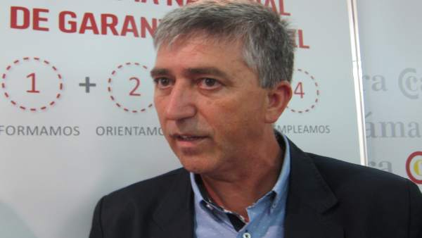 Climent es reuneix dilluns amb els grups per a intentar votar en ple per lectura única el pacte d'horaris comercials Climent es reuneix dilluns amb els grups per a intentar votar en ple per lectura única el pacte d'horaris comercials