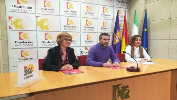 Sánchez, entre Ruz (izda.) y Guijarro, en rueda de prensa Sánchez, entre Ruz (izda.) y Guijarro, en rueda de prensa