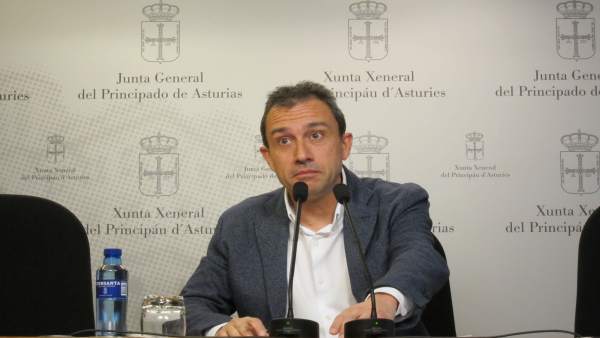 El diputado de IU en la Junta General Ovidio Zapico El diputado de IU en la Junta General Ovidio Zapico