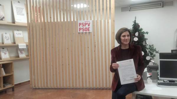 La precandidata Maite Girau, la sede del PSPV en Blanqueries La precandidata Maite Girau, la sede del PSPV en Blanqueries