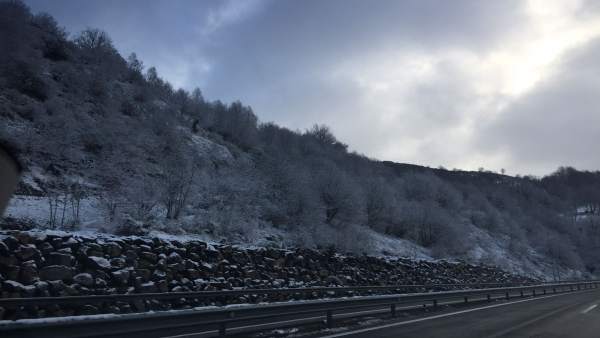 Nieve, Huerna, temporal, carreteras asturianas, invierno, cadenas, autopista Nieve, Huerna, temporal, carreteras asturianas, invierno, cadenas, autopista