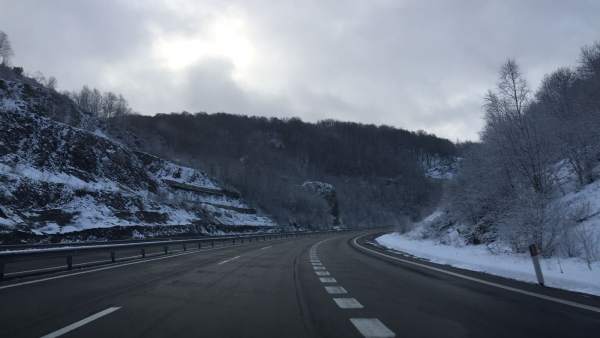 Nieve, Huerna, temporal, carreteras asturianas, invierno, cadenas, autopista Nieve, Huerna, temporal, carreteras asturianas, invierno, cadenas, autopista