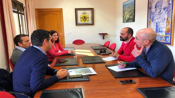Reunión del Ayuntamiento de Los Barrios con Endesa Reunión del Ayuntamiento de Los Barrios con Endesa
