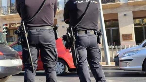 Policías nacionales seguridad turistas turismo Policías nacionales seguridad turistas turismo