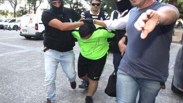 Los detenidos tras el hallazgo de tres cadáveres en Dos Hermanas, ante el juez Los detenidos tras el hallazgo de tres cadáveres en Dos Hermanas, ante el juez