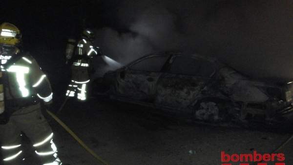 Incendio en un parking de La Secuita (Tarragona) Incendio en un parking de La Secuita (Tarragona)