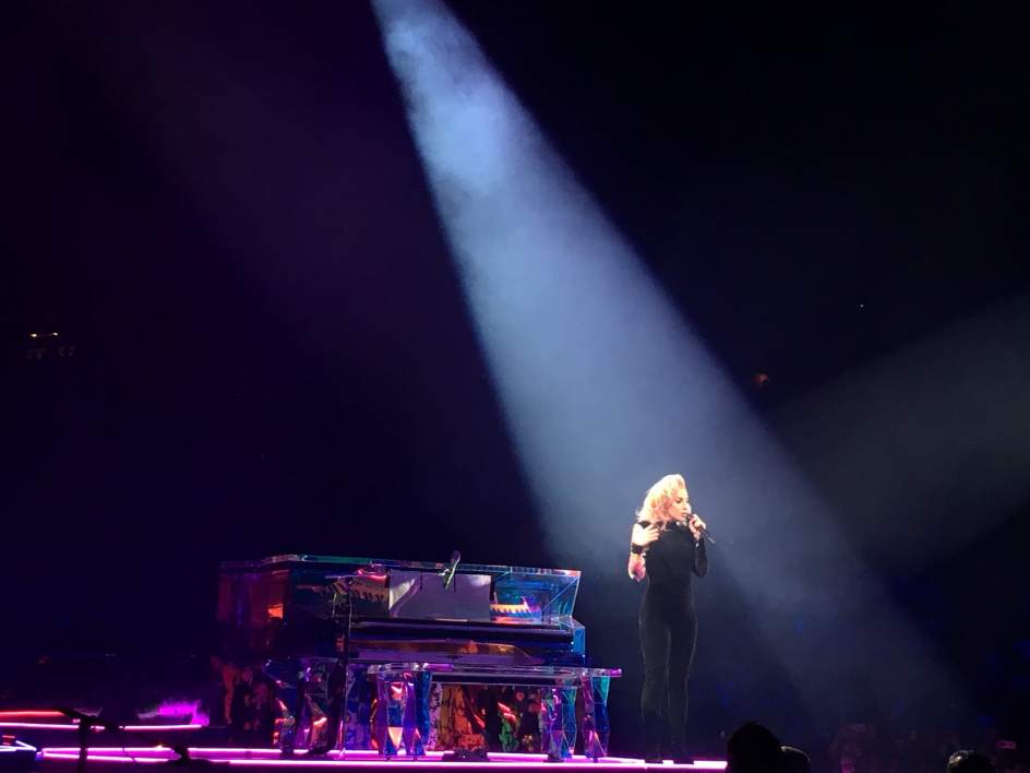 Lady Gaga pisa con fuerza en Barcelona, el primer concierto europeo de su gira