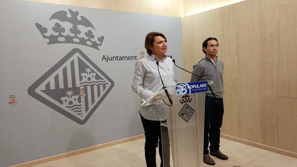 Margalida Durán y Guillermo Sánchez en rueda de prensa Margalida Durán y Guillermo Sánchez en rueda de prensa