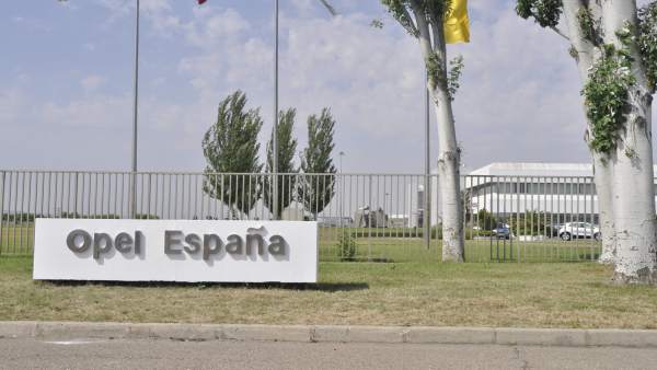 Fábrica de Opel en Figueruelas (Zaragoza) Fábrica de Opel en Figueruelas (Zaragoza)