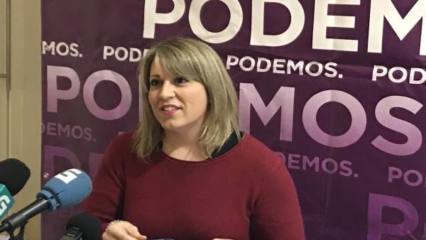 La secretaria xeral de Podemos Galicia, Carmen Santos, en rueda de prensa La secretaria xeral de Podemos Galicia, Carmen Santos, en rueda de prensa
