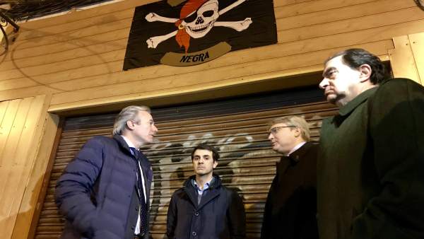 Concejales del PP se reúnen con vecinos de la zona de Moncasi de Zaragoza Concejales del PP se reúnen con vecinos de la zona de Moncasi de Zaragoza