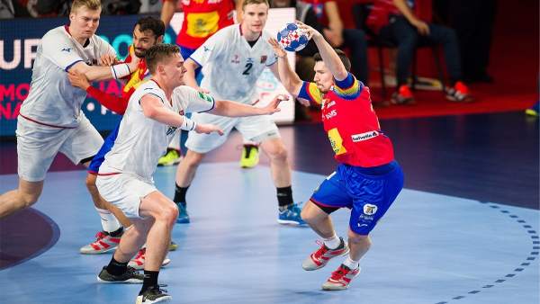 Alex Dujshebaev juega contra República Checa en el Europeo de Balonmano Alex Dujshebaev juega contra República Checa en el Europeo de Balonmano
