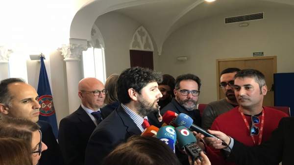 Fernando López Miras, durante el contacto con los medios Fernando López Miras, durante el contacto con los medios