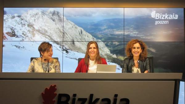 Las diputadas Sánchez Robles, Unzueta y Bengoetxea Las diputadas Sánchez Robles, Unzueta y Bengoetxea