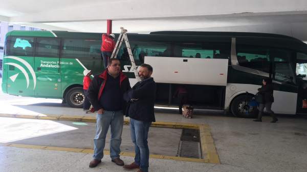 Torres y Valdivielso conocen las mejoras de la estación de autobuses de Martos. Torres y Valdivielso conocen las mejoras de la estación de autobuses de Martos.