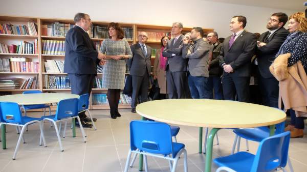 Rey en la inuaguración del CEIP de La Adrada Rey en la inuaguración del CEIP de La Adrada