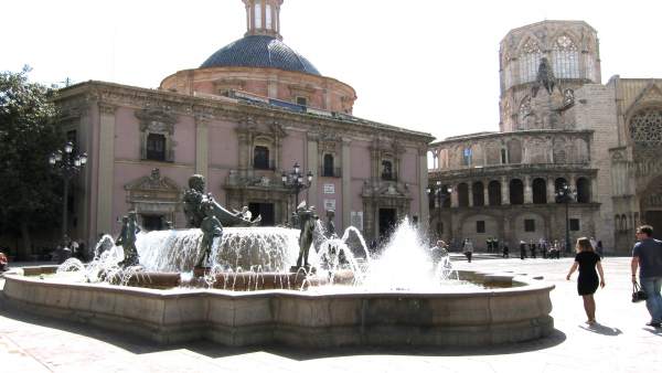 Imagen de la Plaza de la Virgen de Valencia Imagen de la Plaza de la Virgen de Valencia