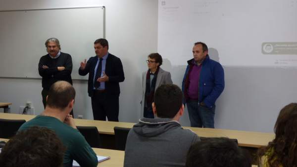 Arranca la fase presencial del máster sobre recursos naturales en la UNIA. Arranca la fase presencial del máster sobre recursos naturales en la UNIA.