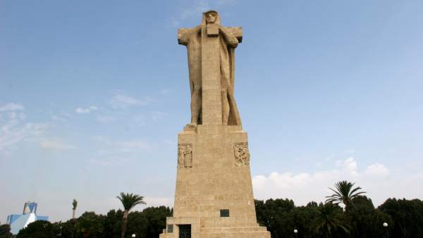Monumento a Colón en Huelva Monumento a Colón en Huelva