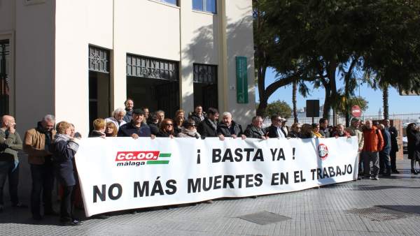 Sindicatos se concentran por accidente laboral Sindicatos se concentran por accidente laboral
