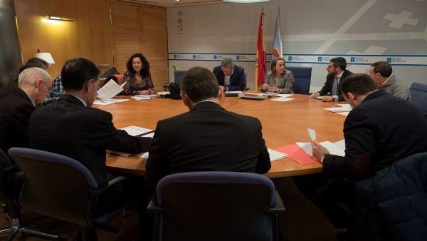 Ethel Vázquez y la comisión de seguimiento del plan de transporte público Ethel Vázquez y la comisión de seguimiento del plan de transporte público