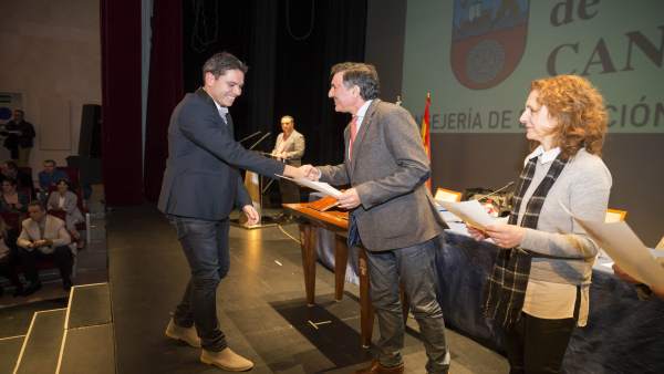 Entrega de credenciales Entrega de credenciales