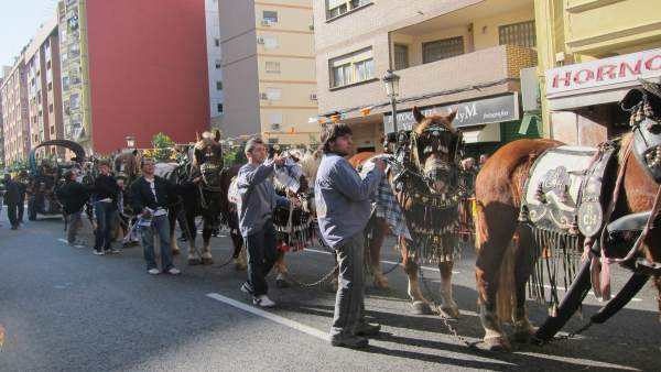 Uno De Los Carros Que Han Asistido A La Bendición De Animales En Valencia Uno De Los Carros Que Han Asistido A La Bendición De Animales En Valencia