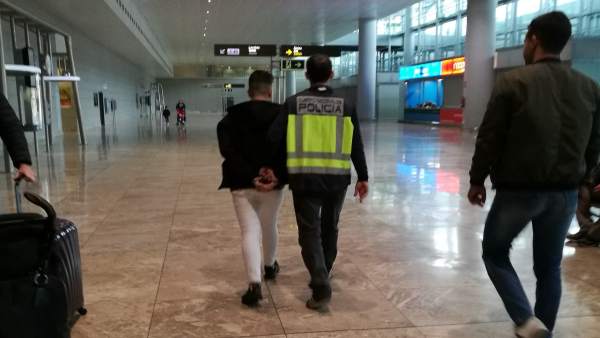 Detingut un atracador que va robar 11.500 euros en un saló de joc de Benidorm Detingut un atracador que va robar 11.500 euros en un saló de joc de Benidorm